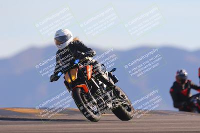 media/Nov-06-2023-Moto Forza (Mon) [[ce023d0744]]/4-Beginner Group/Session 5 (Turn 9)/